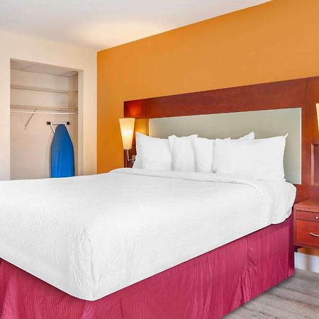 Days Inn & Suites By Wyndham Rocky Mount Golden East Eksteriør bilde