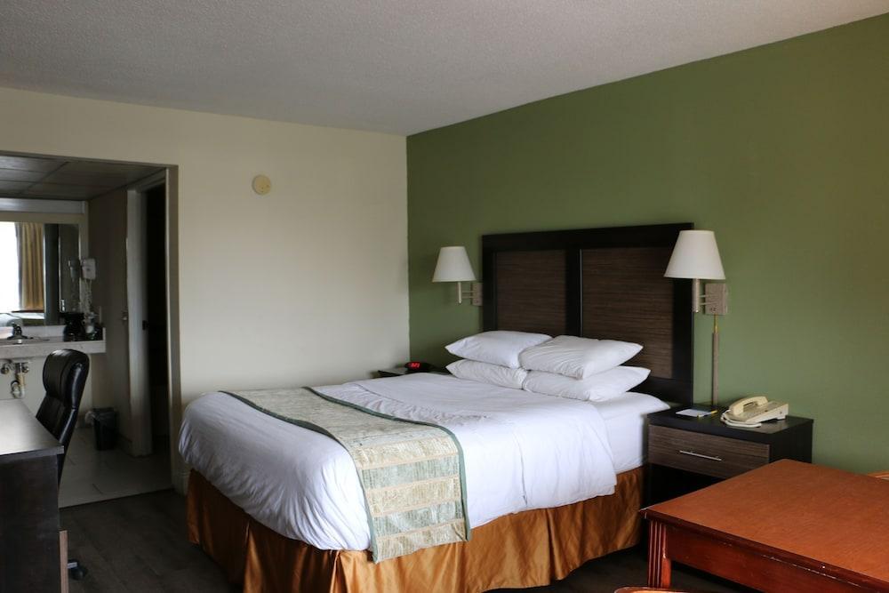Days Inn & Suites By Wyndham Rocky Mount Golden East Eksteriør bilde