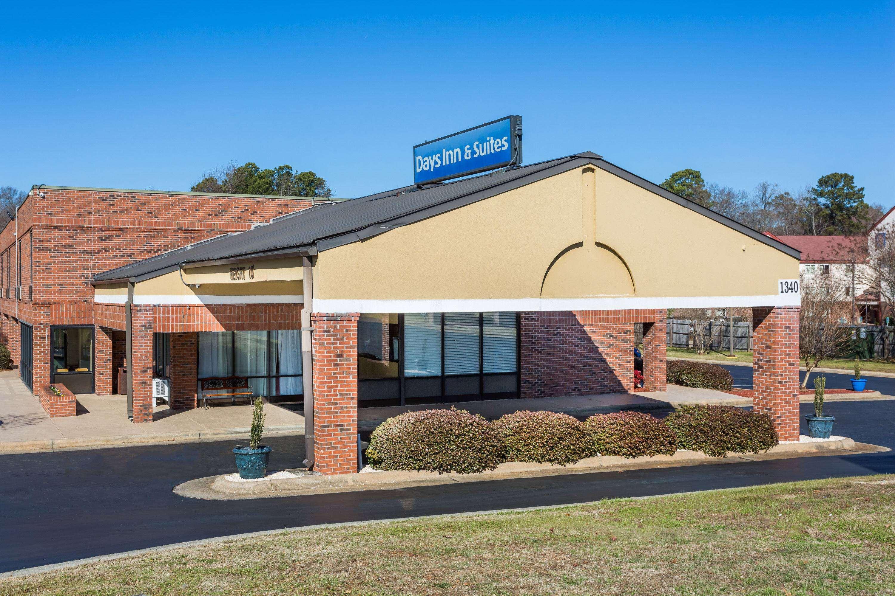 Days Inn & Suites By Wyndham Rocky Mount Golden East Eksteriør bilde