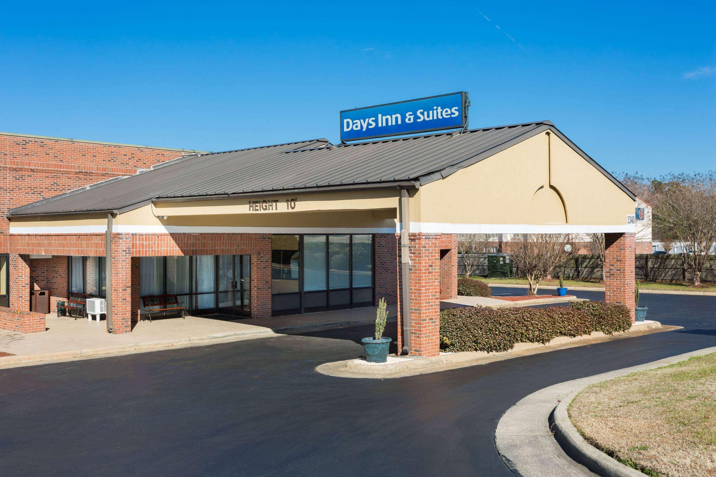Days Inn & Suites By Wyndham Rocky Mount Golden East Eksteriør bilde