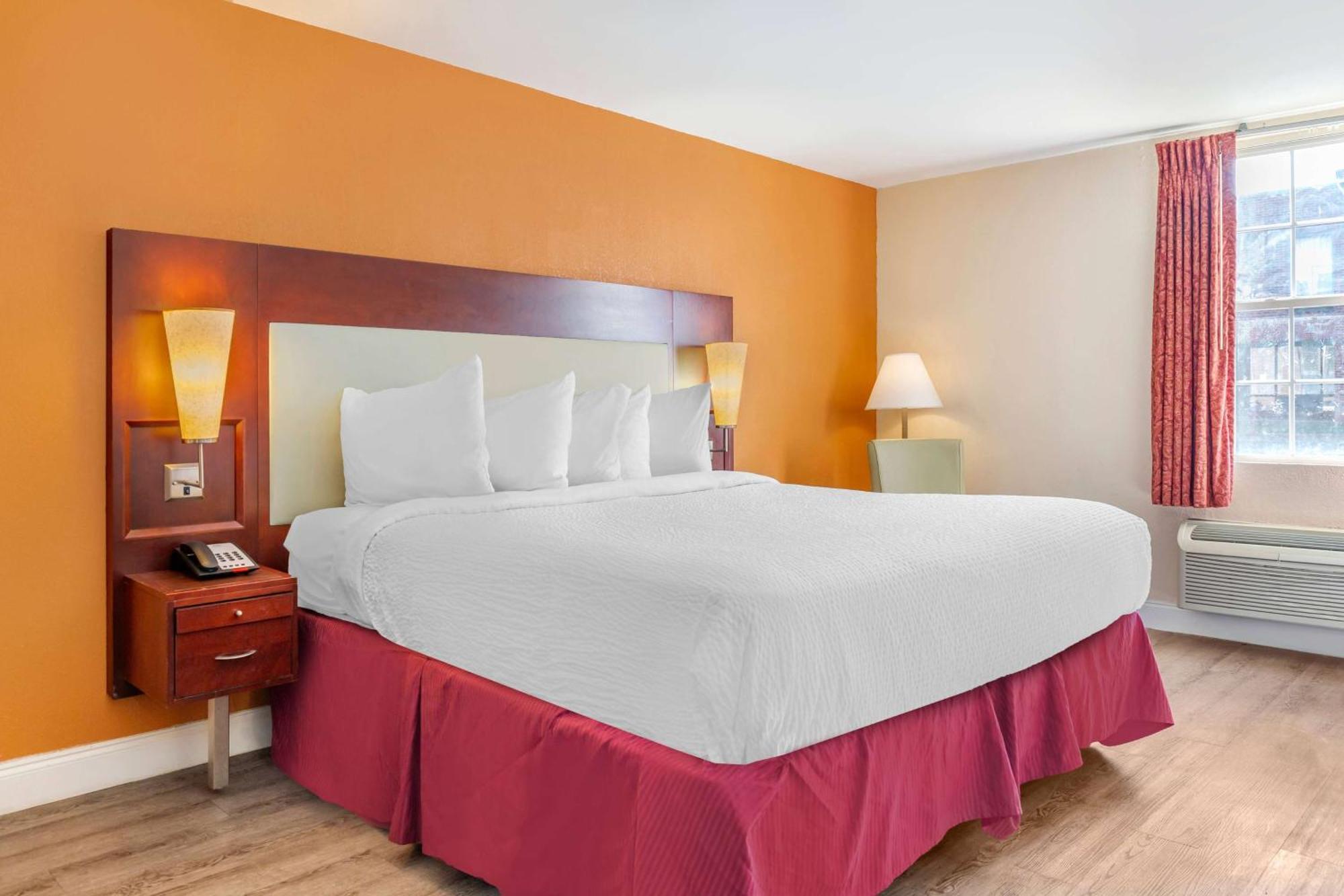 Days Inn & Suites By Wyndham Rocky Mount Golden East Eksteriør bilde