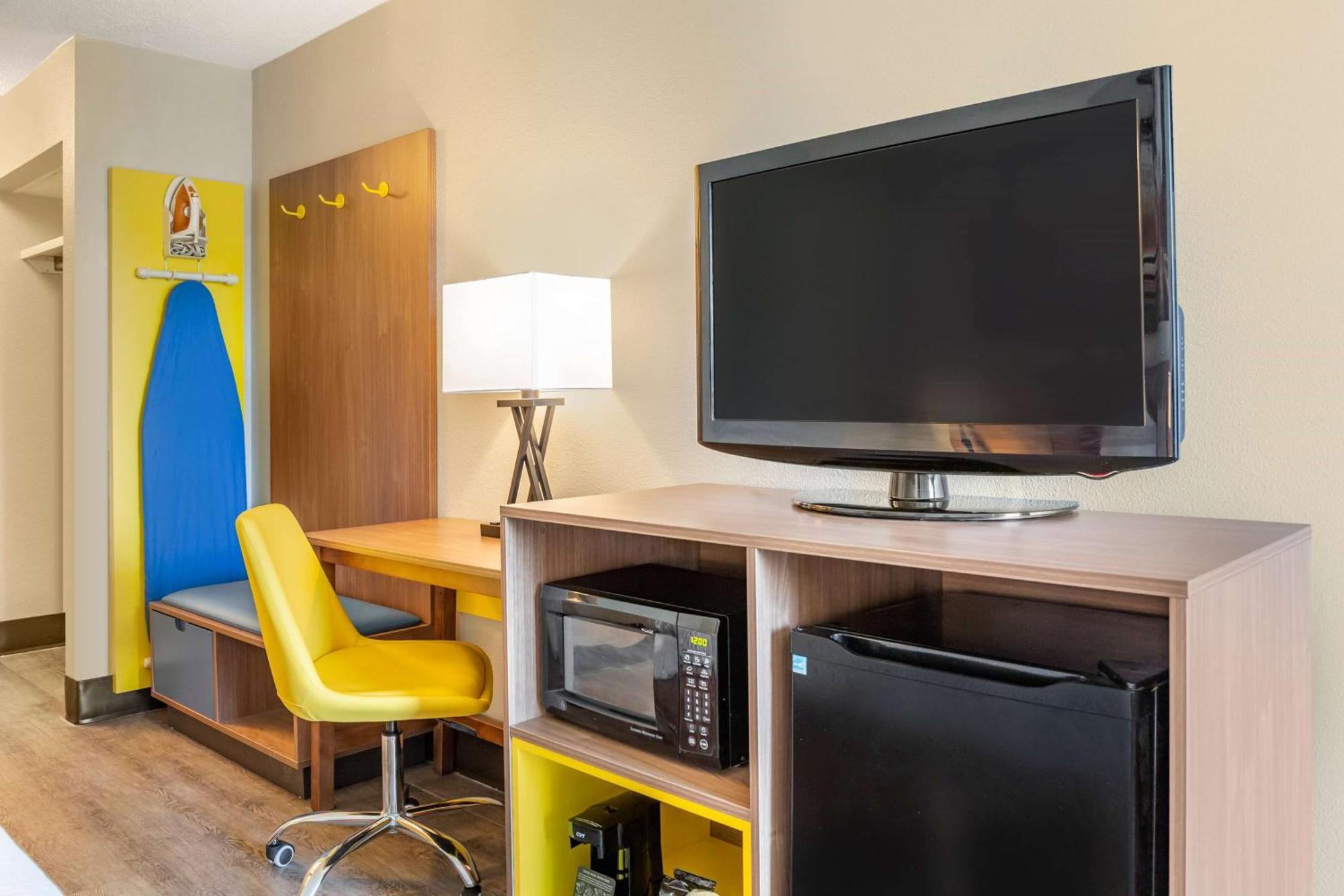 Days Inn & Suites By Wyndham Rocky Mount Golden East Eksteriør bilde
