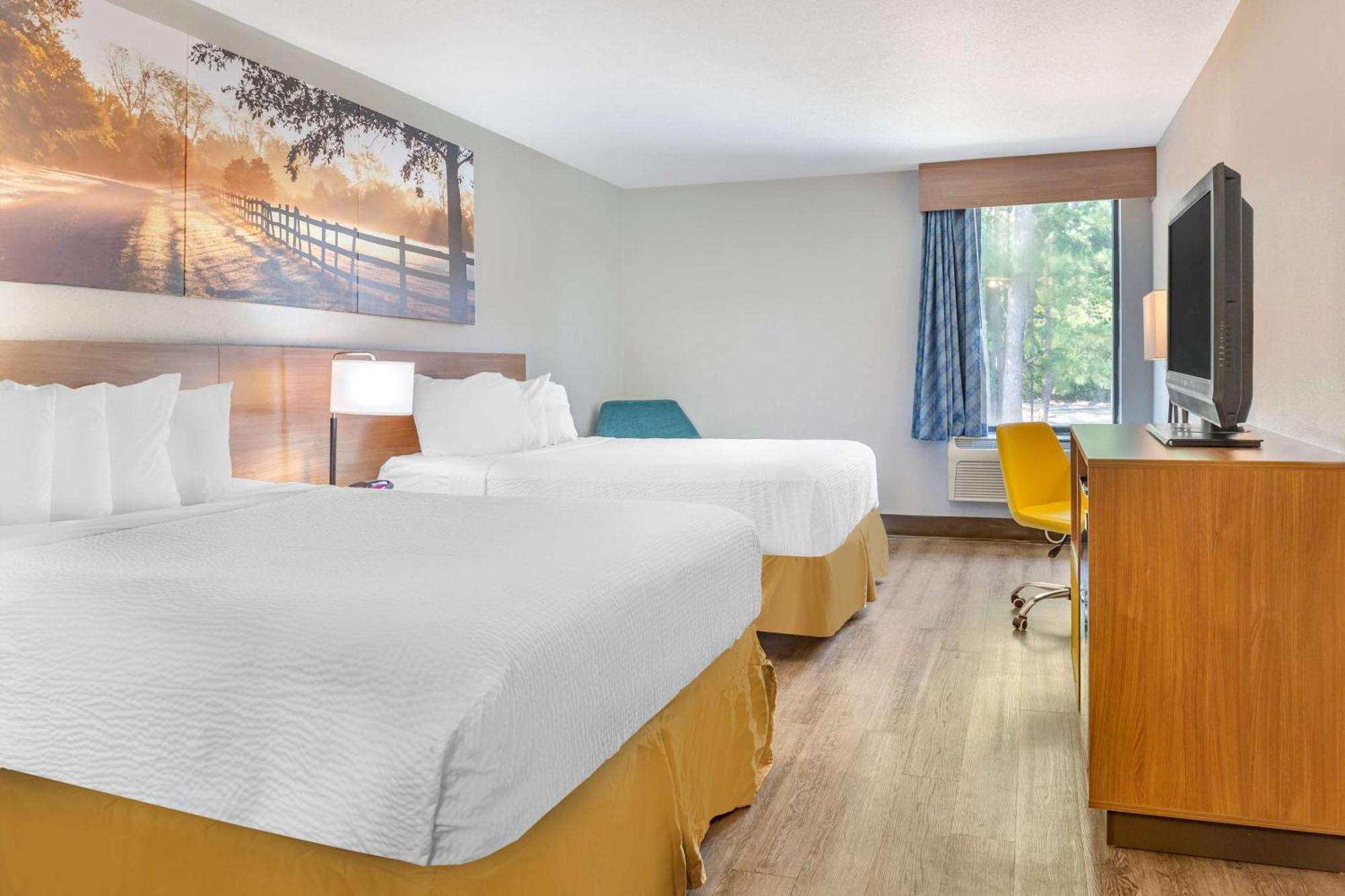 Days Inn & Suites By Wyndham Rocky Mount Golden East Eksteriør bilde