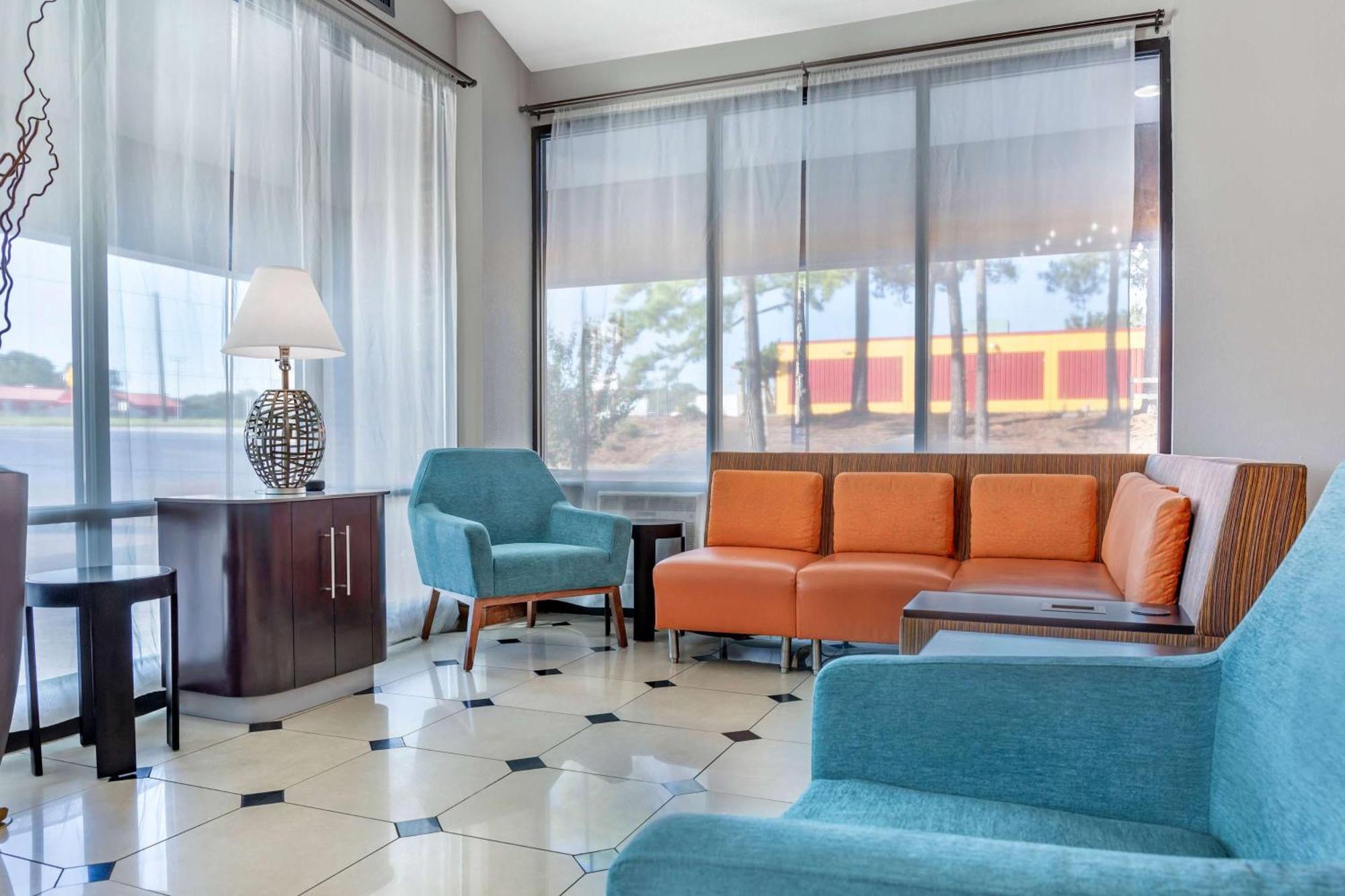 Days Inn & Suites By Wyndham Rocky Mount Golden East Eksteriør bilde