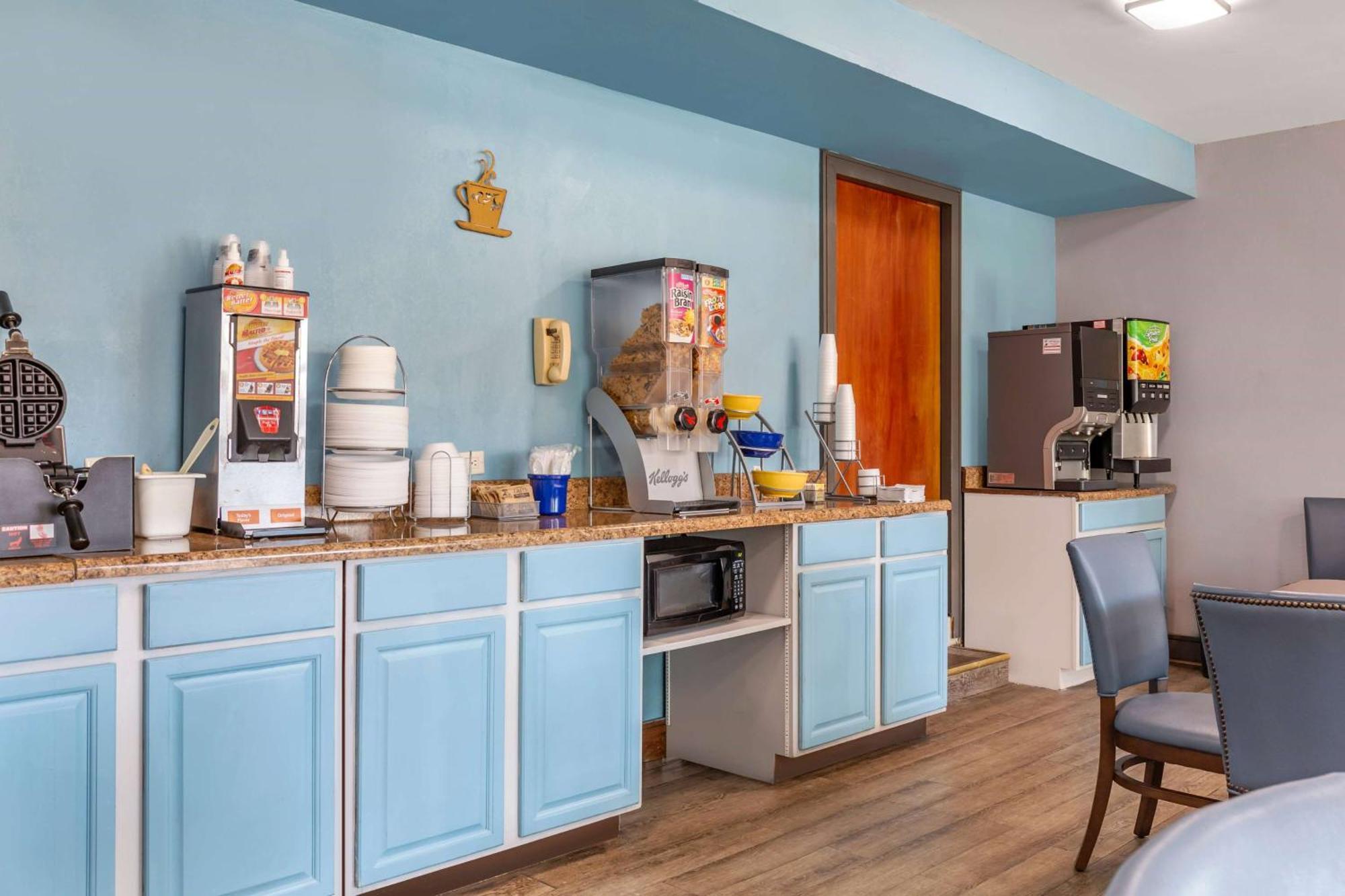 Days Inn & Suites By Wyndham Rocky Mount Golden East Eksteriør bilde