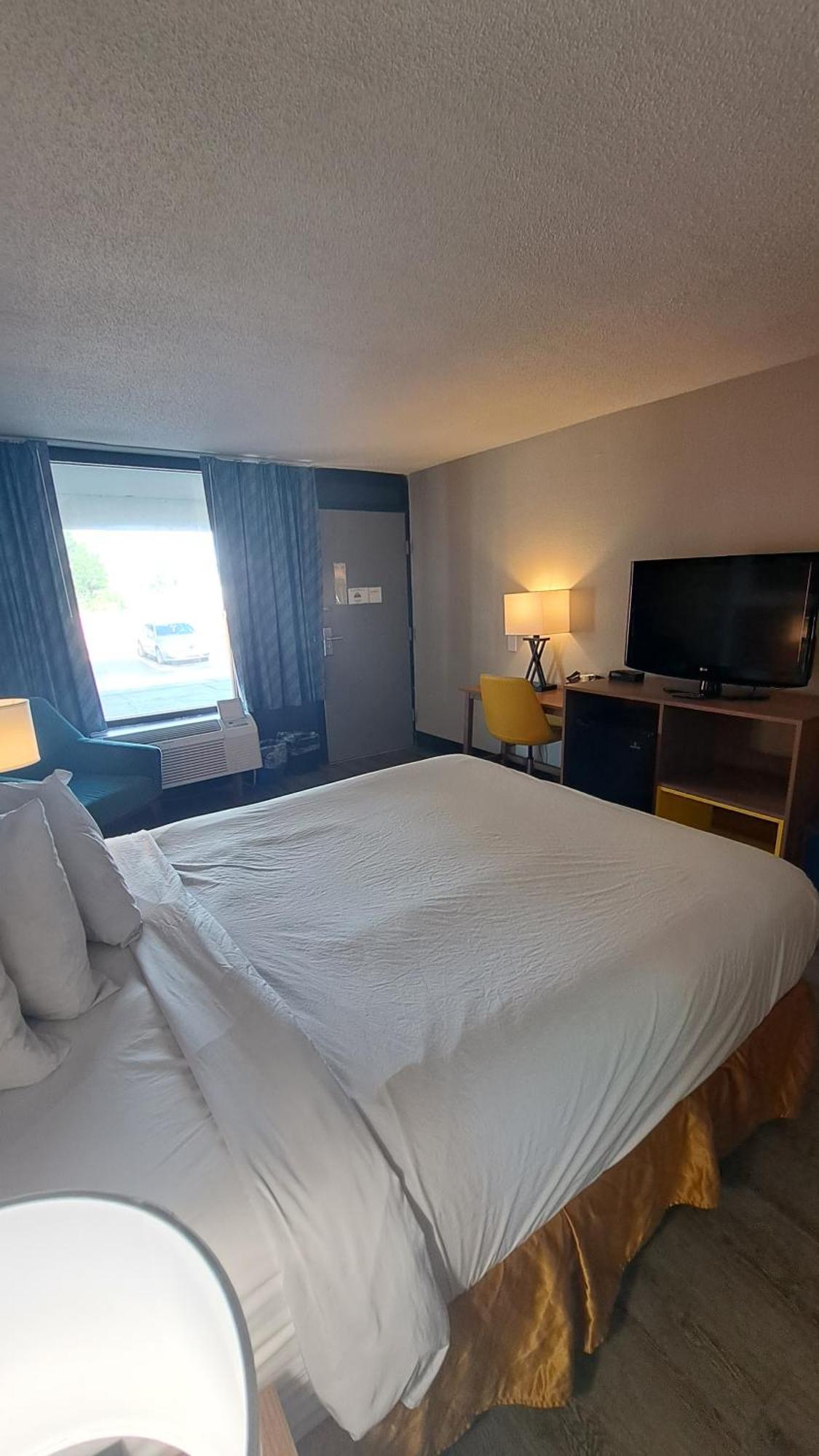 Days Inn & Suites By Wyndham Rocky Mount Golden East Eksteriør bilde