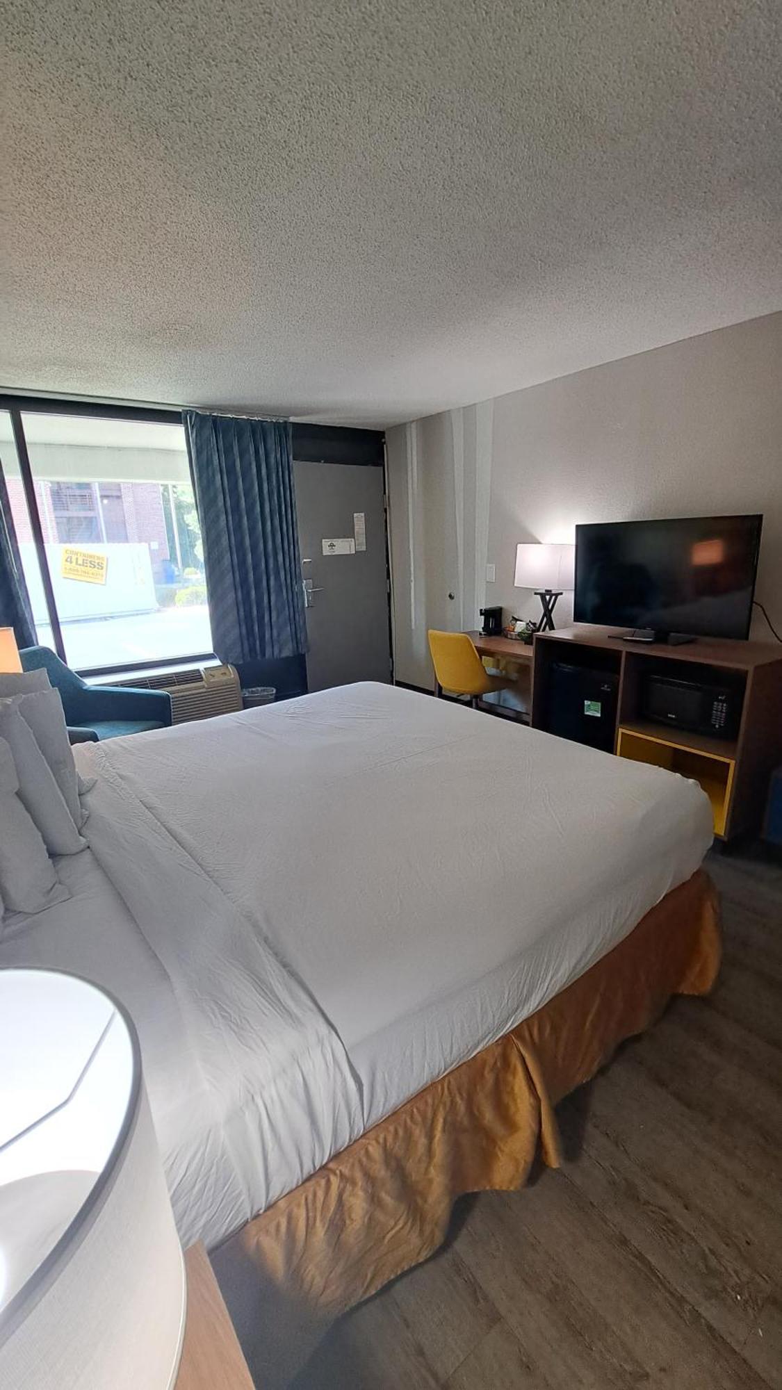 Days Inn & Suites By Wyndham Rocky Mount Golden East Eksteriør bilde