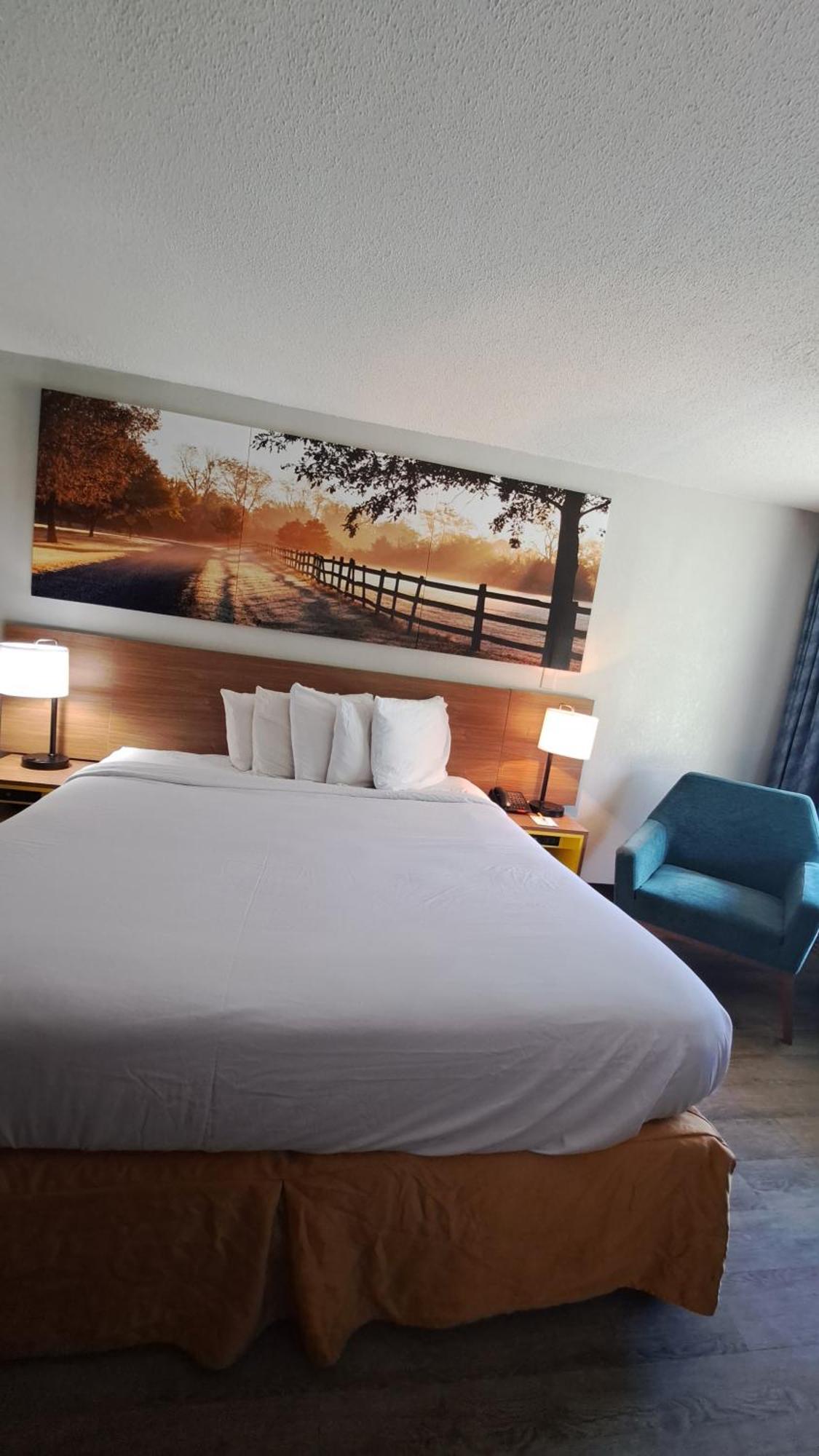 Days Inn & Suites By Wyndham Rocky Mount Golden East Eksteriør bilde